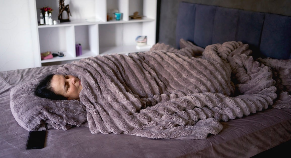 Cette couverture lestée Emma a transformé mes nuits : je dors plus vite, je me réveille moins, et je me sens apaisée