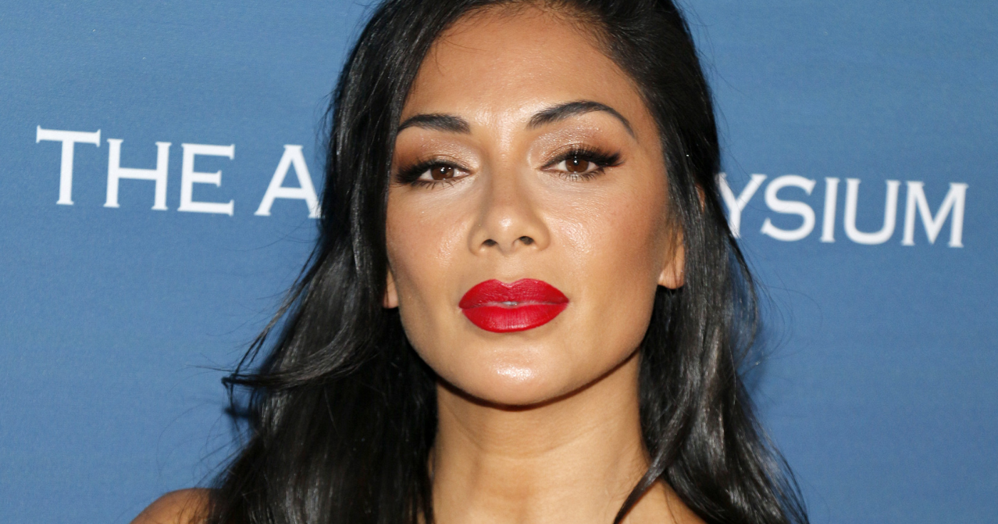 TikTok'ta “cadı” olarak adlandırılan bu kadın, Nicole Scherzinger tarzı bu güzellik tekniğiyle erkekleri şok ediyor