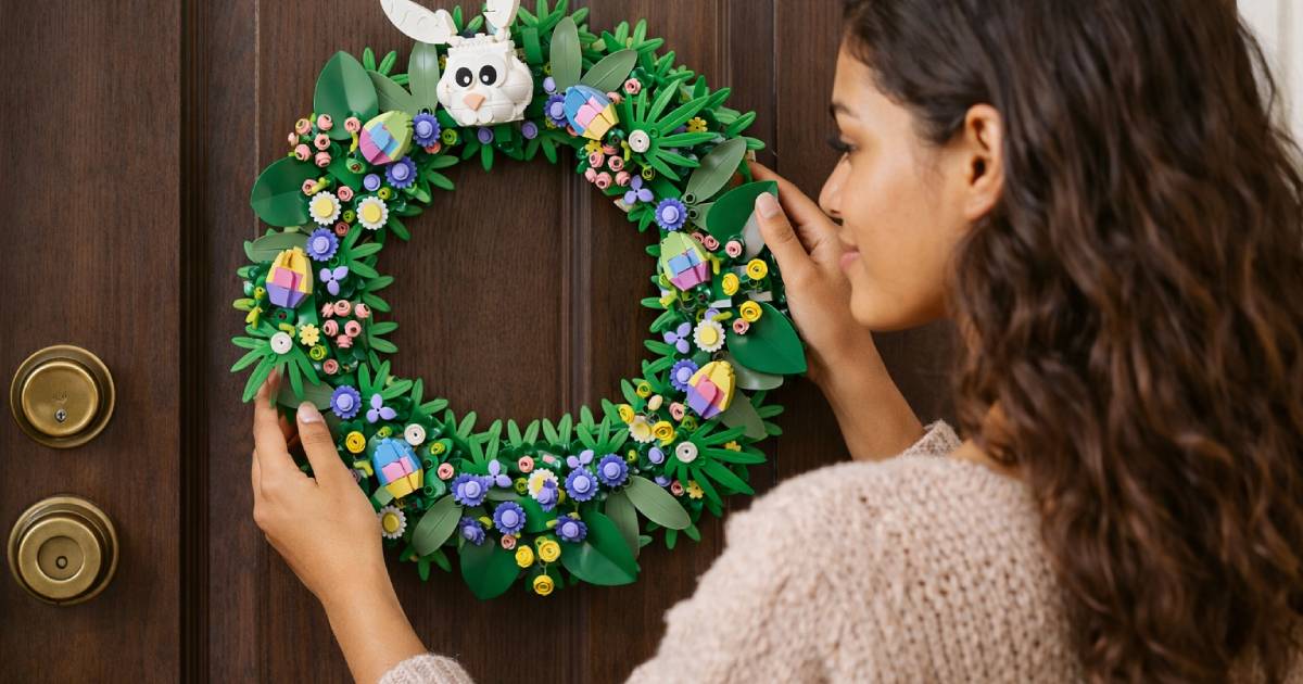 Pâques : on a craqué sur cette couronne de Pâques Lego (et on ne regrette pas du tout)