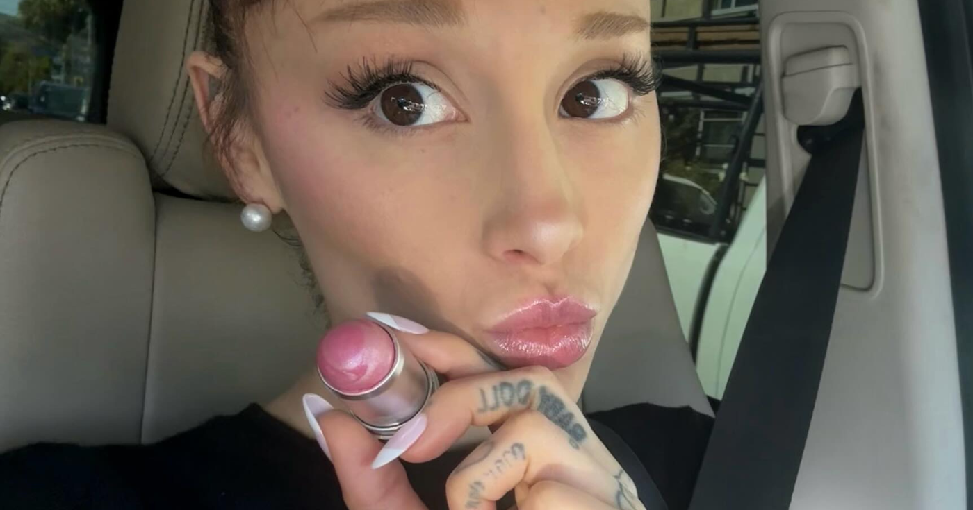 Ariana Grande'nin benimsediği bu kaş detayı yüzün ortaya çıkmasını sağlıyor "10 yaş daha genç" (profesyoneller onaylıyor)