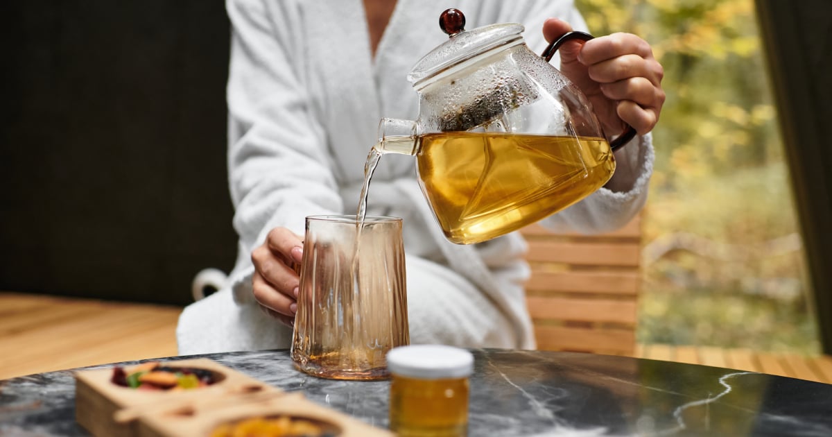 "Sabah 8'den itibaren formdayım." : Bahar için bu enerji veren bitki çayı (gerçekten) yorgunluk hissetmeden kahvenin yerini alıyor