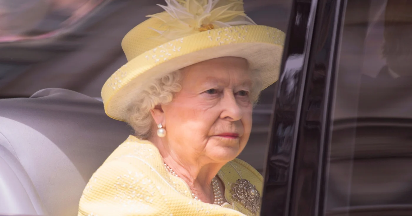 Elizabeth II : ce projet de mariage secret avec le père de Lady Diana